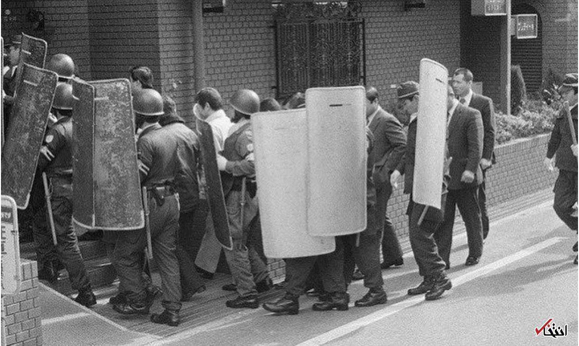 عکس/ درگیری پلیس ژاپن با یاکوزا