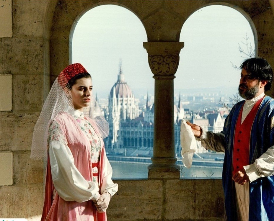 چهرۀ «لیلا حاتمی» در فیلم «دلشدگان»؛ سال ۱۳۷۰