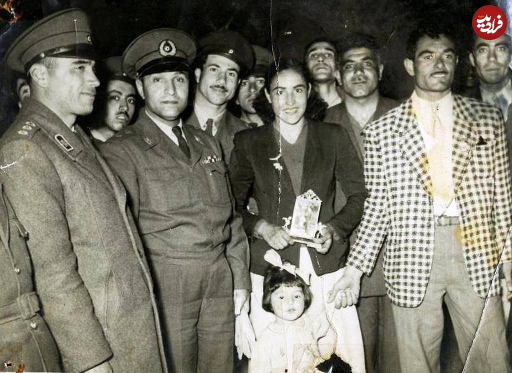 عکس/ سال ۳۲؛ «فائقه آتشینِ» گوگوش ۳ ساله به همراه پدرش در رشت