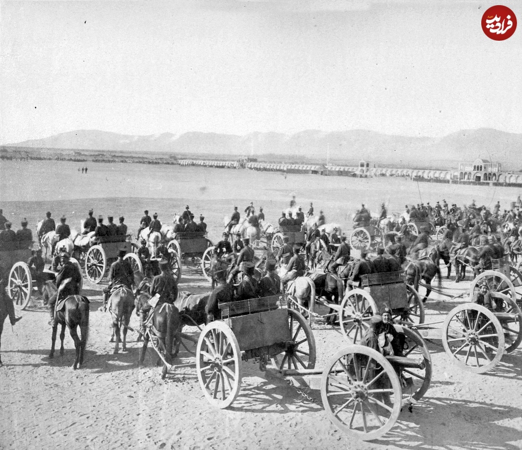 عکس/ سفر به عصر قاجار؛ «رزمایش نظامی میدان مشق تهران»؛ سال ۱۲۸۰