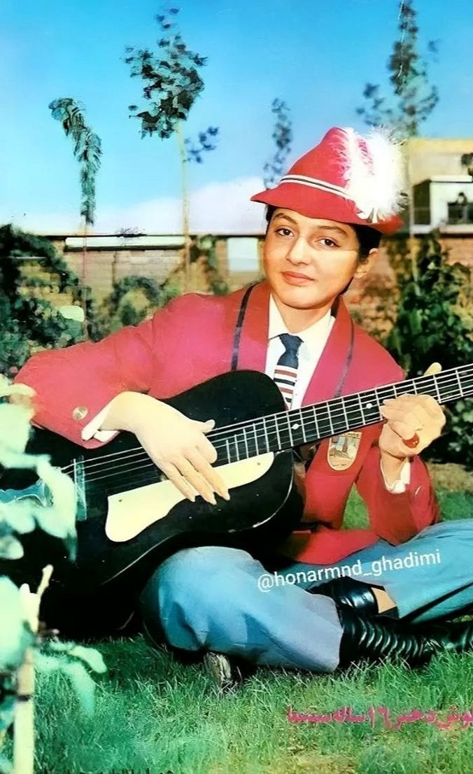 عکس/اولین تصویر رنگی گوگوش در نوجوانی!