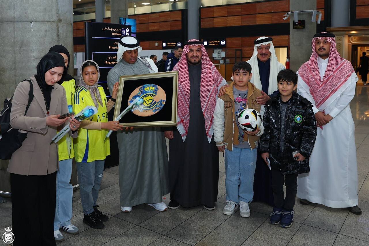 عکس/ورود کاروان تیم النصر به تهران برای دیدار با استقلال عکس/ورود کاروان تیم النصر به تهران برای دیدار با استقلال