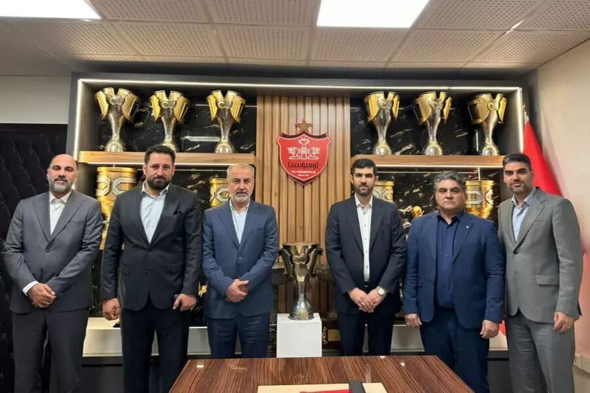 آخوندی از هیات مدیره باشگاه پرسپولیس جدا شد