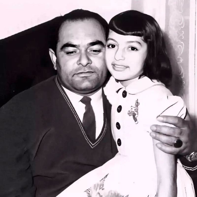 عکس/گوگوش در کنار پدر بازیگرش صابر آتشین!