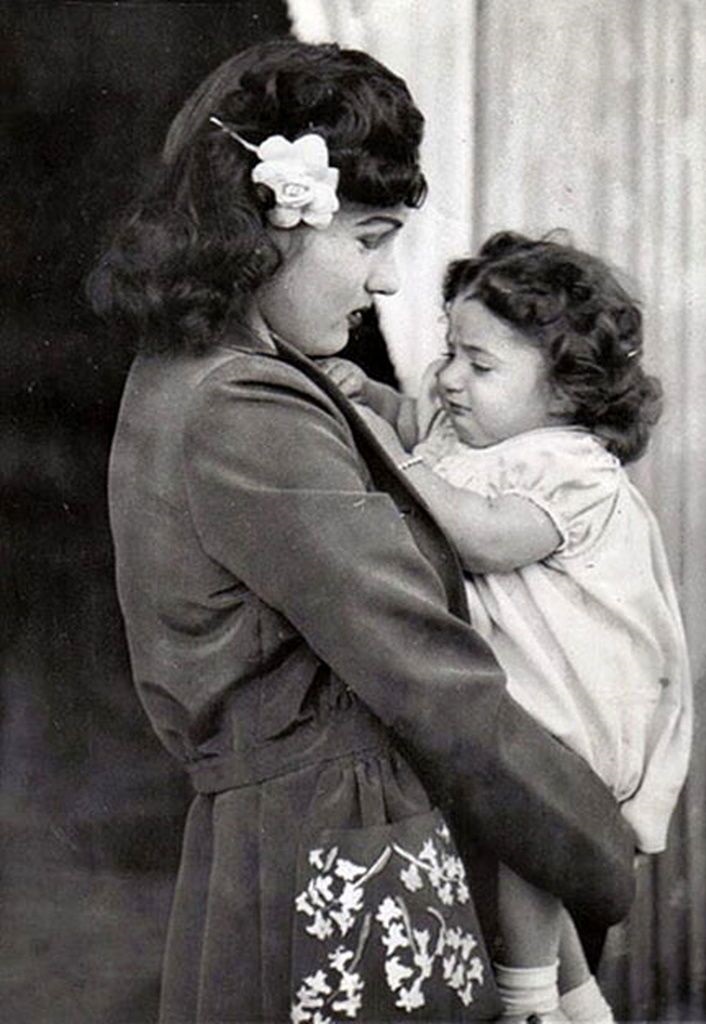 عکس/ «فوزیه و دختر خردسال اش شهناز پهلوی»؛ دهه ۲۰