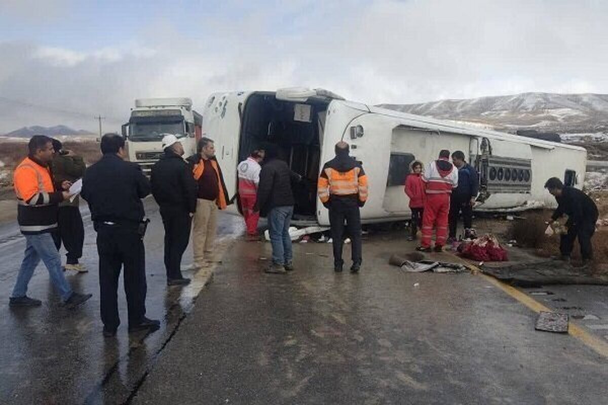 واژگونی اتوبوس در جاده اردبیل