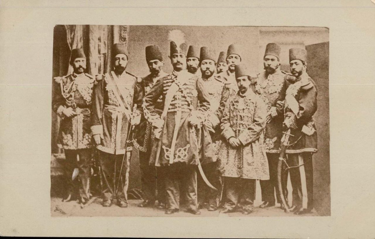 عکس/شاه و صاحب منصبان؛ از قديمی ترين عکسهای دوران ناصری عکس/شاه و صاحب منصبان؛ از قديمی ترين عکسهای دوران ناصری