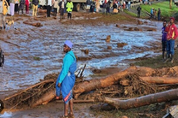 شکسته شدن سد در کنیا با 49 کشته و 109 زخمی
