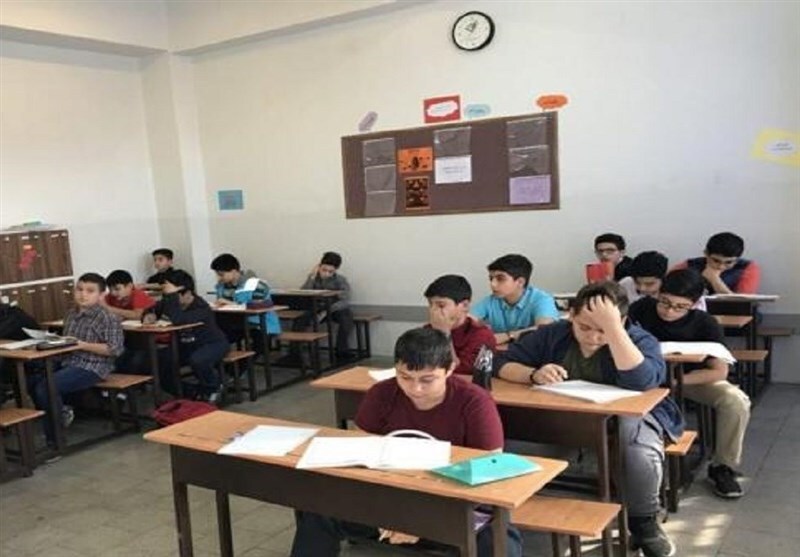 مدیرکل آموزش و پرورش اصفهان گفت: در استان حدود ۱۵۰ مدرسه تحت‌تأثیر...