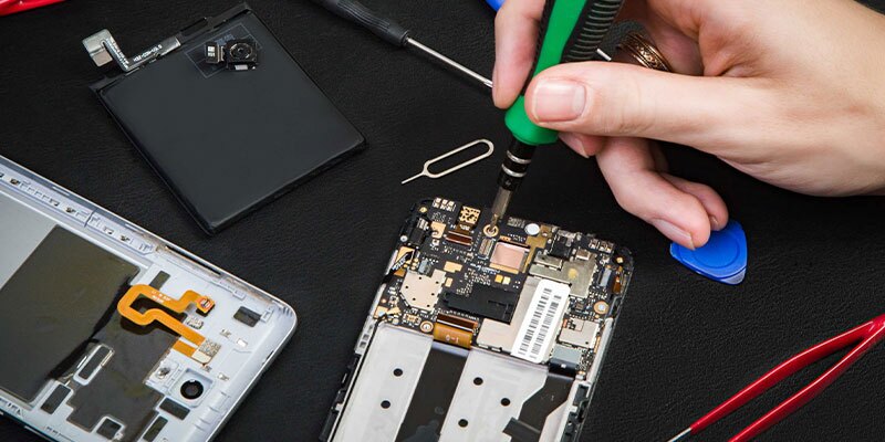 بهترین دوره آموزشی تعمیرات موبایل برای خانم‌ها 