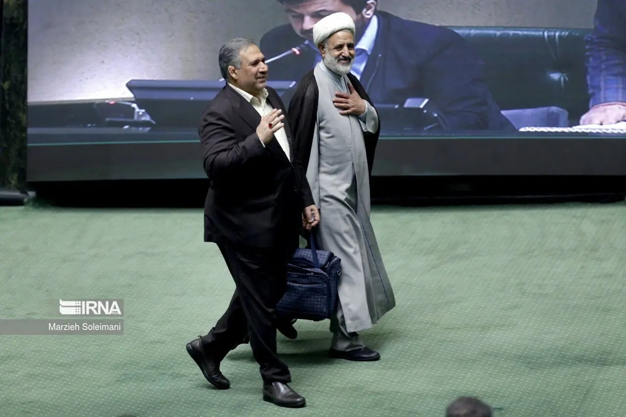 عکس| کیف ذوالنوری سوژه عکاسان شد