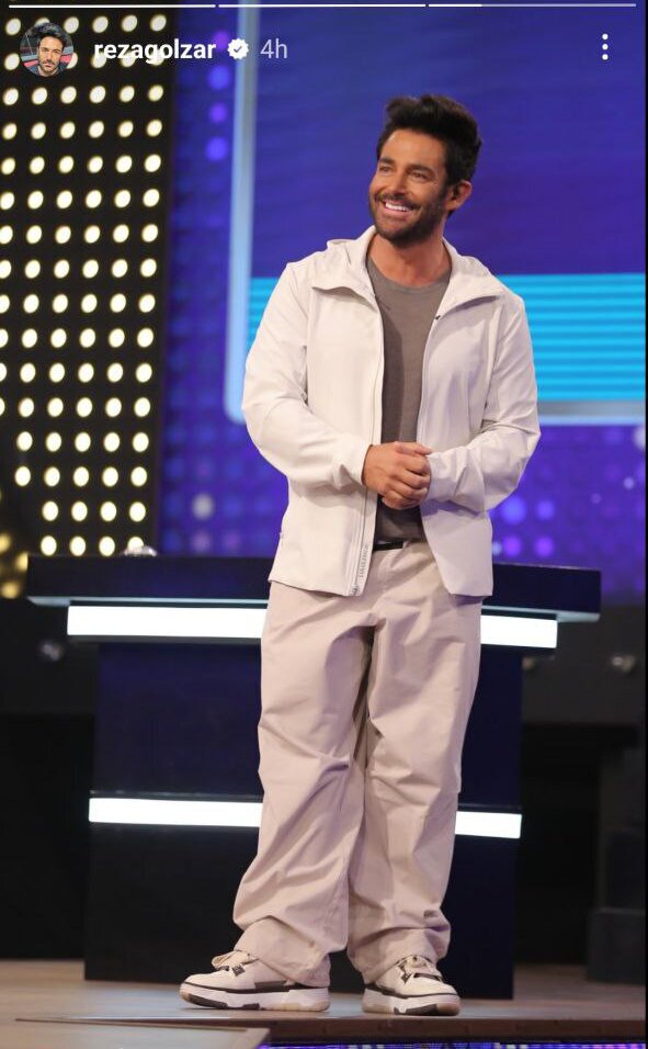 عکس| استایل و شلوار عجیب محمدرضا گلزار در حین اجرای مسابقه!