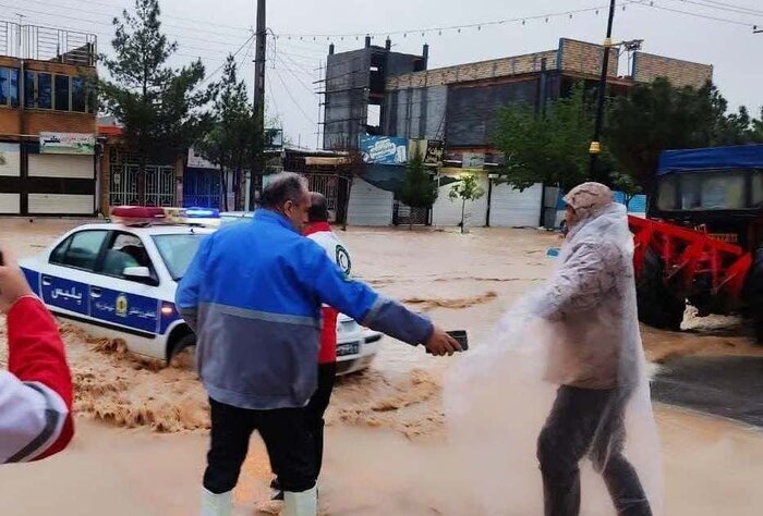 شکسته شدن ۲ سد خاکی/ سیلاب در حاجی آباد زیرکوه جاری شد + عکس شکسته شدن ۲ سد خاکی/ سیلاب در حاجی آباد زیرکوه جاری شد + عکس
