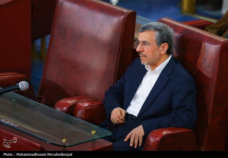 تصویر جدید از احمدی‌نژاد در مراسم مجلس خبرگان