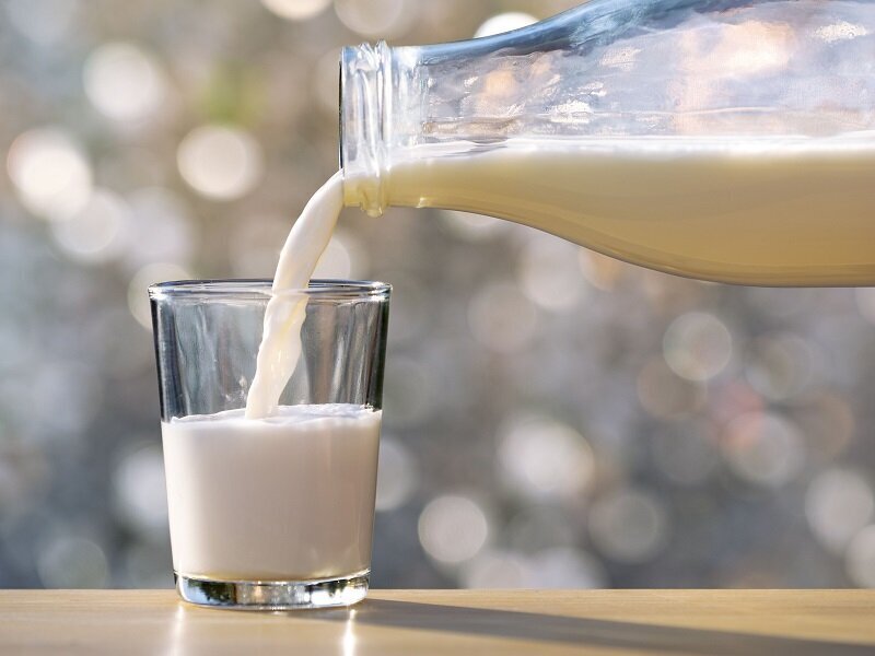 8 دلیل مهم برای اینکه روزی یک لیوان شیر بخورید