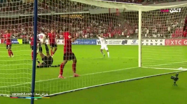 بهت و حیرت قایدی از گل آزمون(عکس) بهت و حیرت قایدی از گل آزمون(عکس)