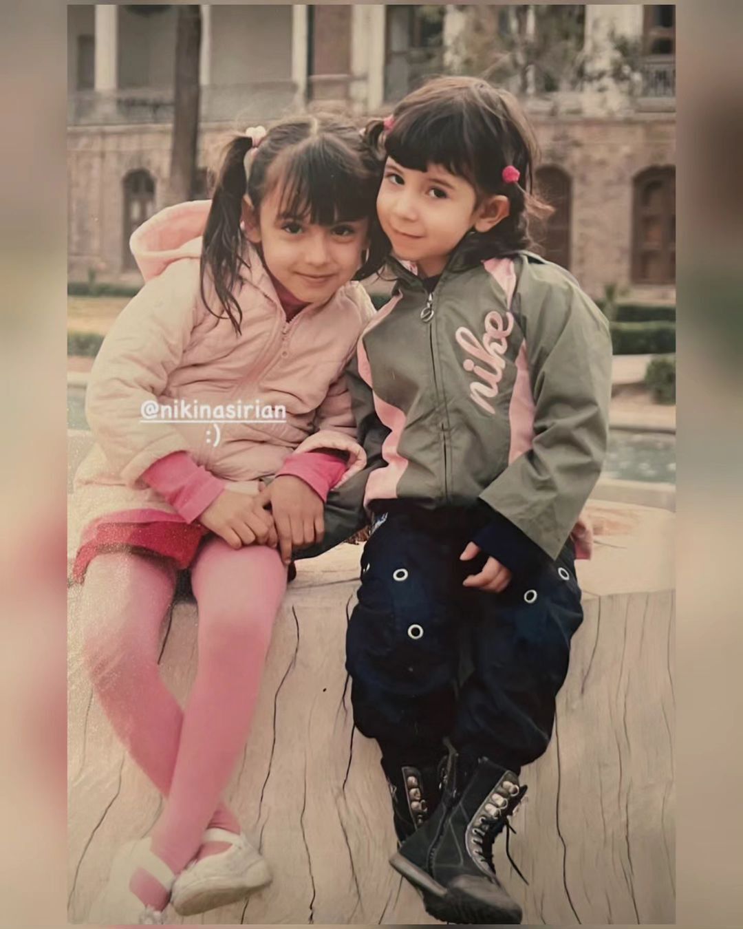 عکس| دوران کودکی مونا مهرجویی و نیکی نصیریان