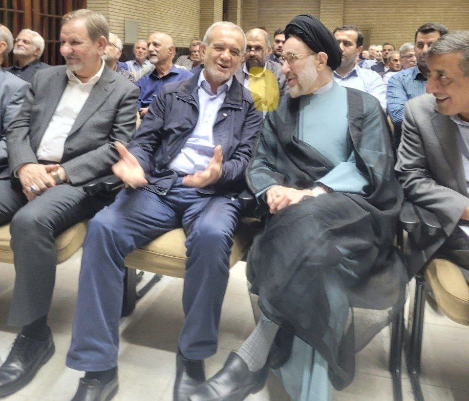 مسعود پزشکیان در کنار سید‌محمد خاتمی