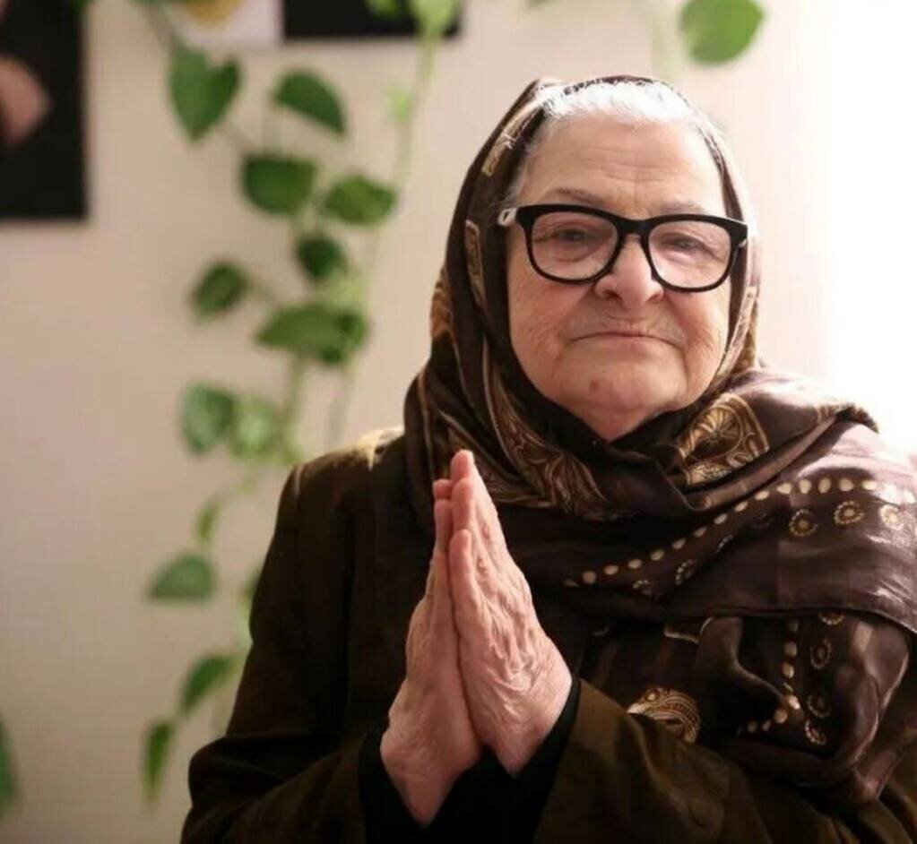 عکس | چهره جدید آزیتا لاچینی بازیگر سریال پدرسالار در ۸۵ سالگی