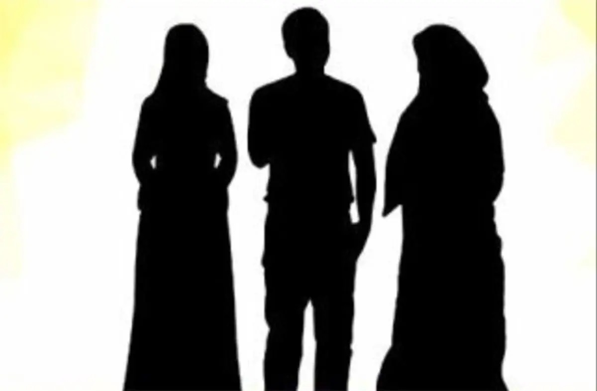 زندگی مردی با هشت همسر در یک خانه + تصاویر