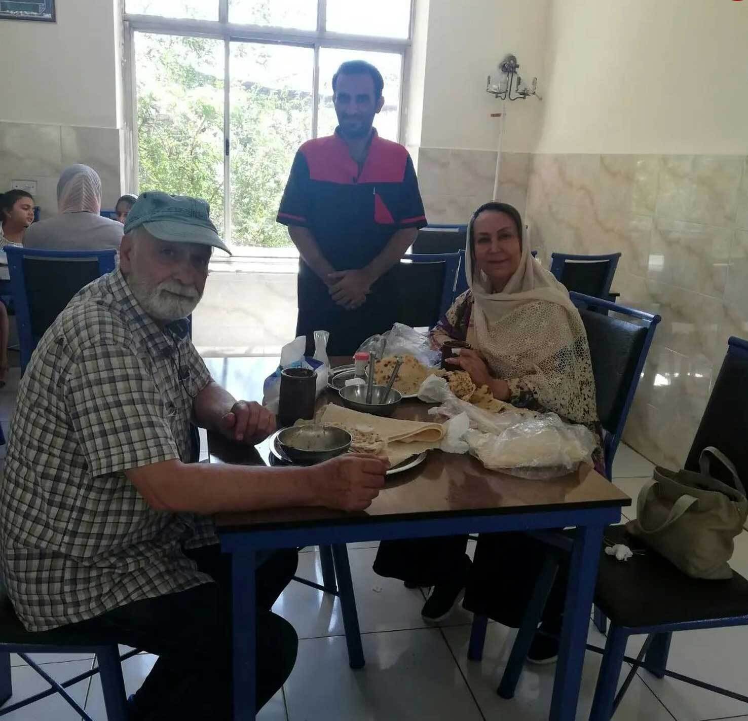 عکس| تصویر جدید بازیگر پدر سالار و همسر مشهورش