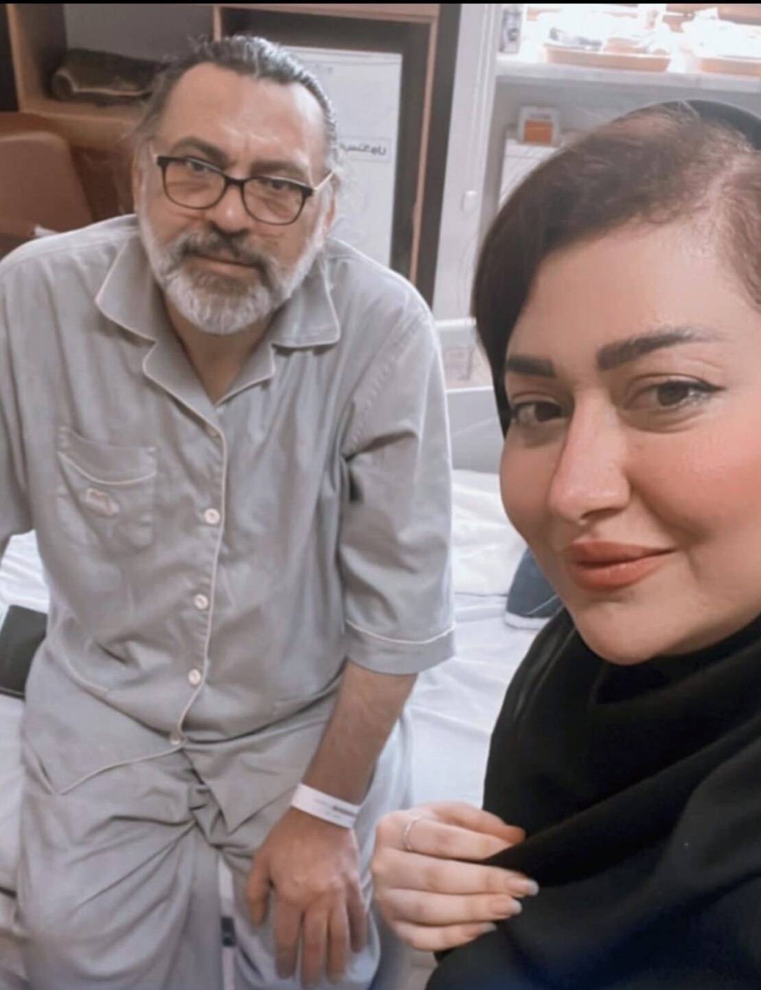 عکس| بازیگر سینما و تلویزیون روی تخت بیمارستان