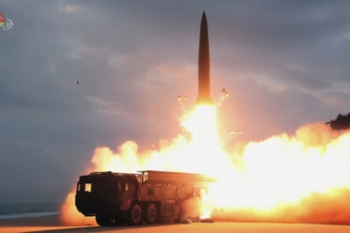 کره شمالی دو موشک بالستیک کوتاه برد پرتاب کرد