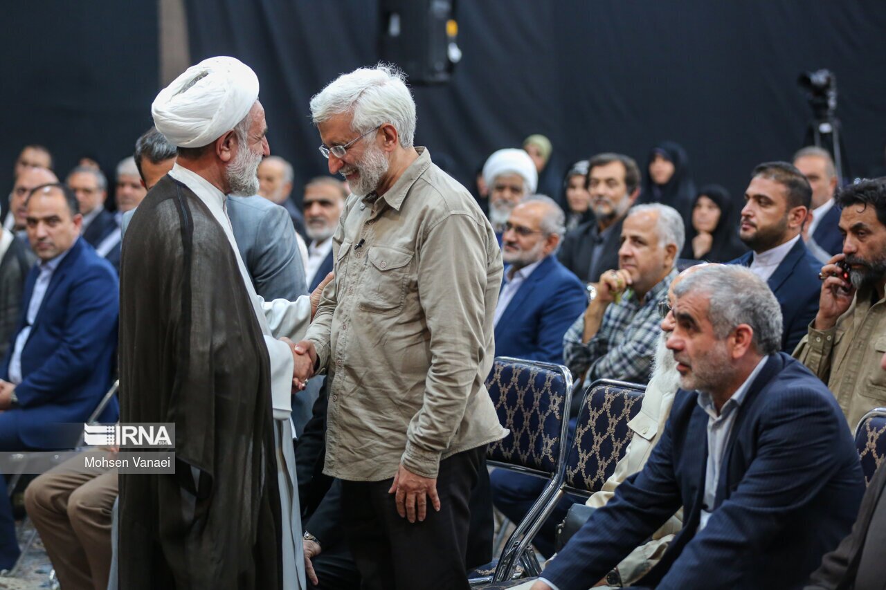 عکس| چهره خندان سعید جلیلی در کنار آتش زننده برجام عکس| چهره خندان سعید جلیلی در کنار آتش زننده برجام