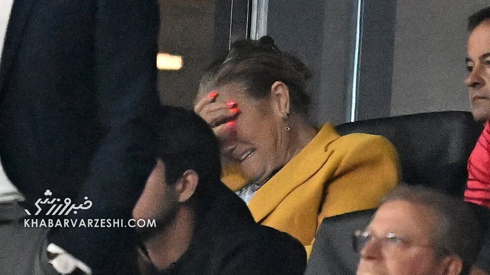 عکس| رونالدو اشک مادرش را هم درآورد! عکس| رونالدو اشک مادرش را هم درآورد!