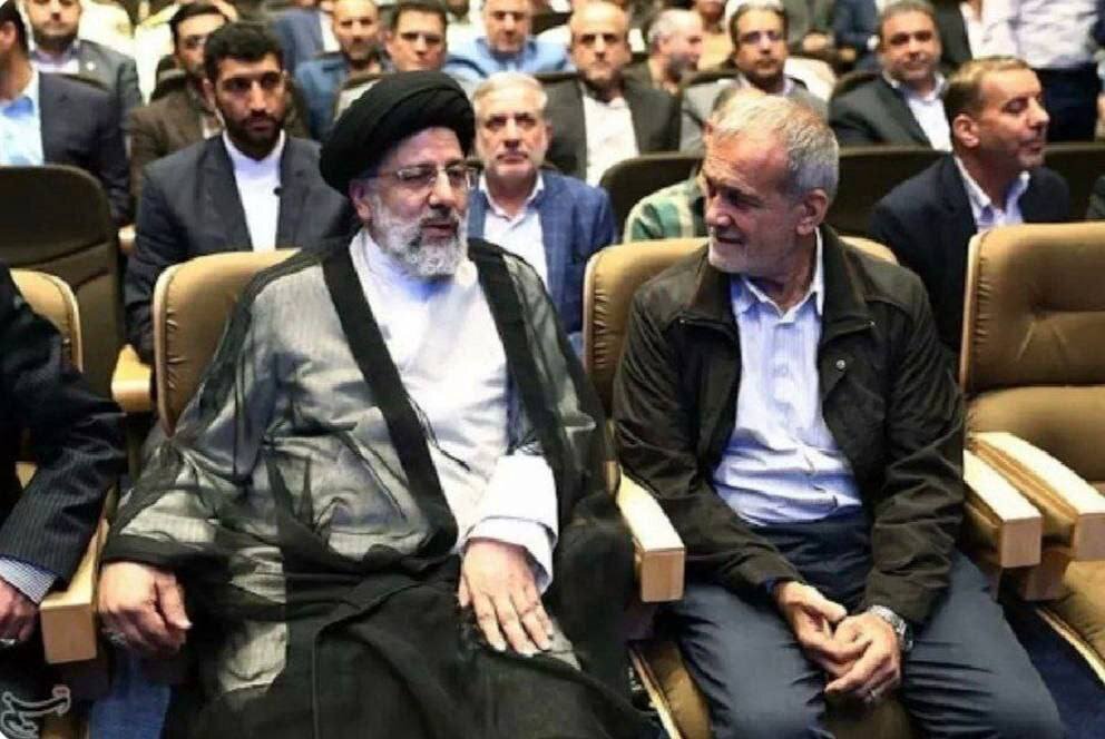 عکس| تصویر کمتر دیده شده از پزشکیان و ابراهیم رئیسی عکس| تصویر کمتر دیده شده از پزشکیان و ابراهیم رئیسی