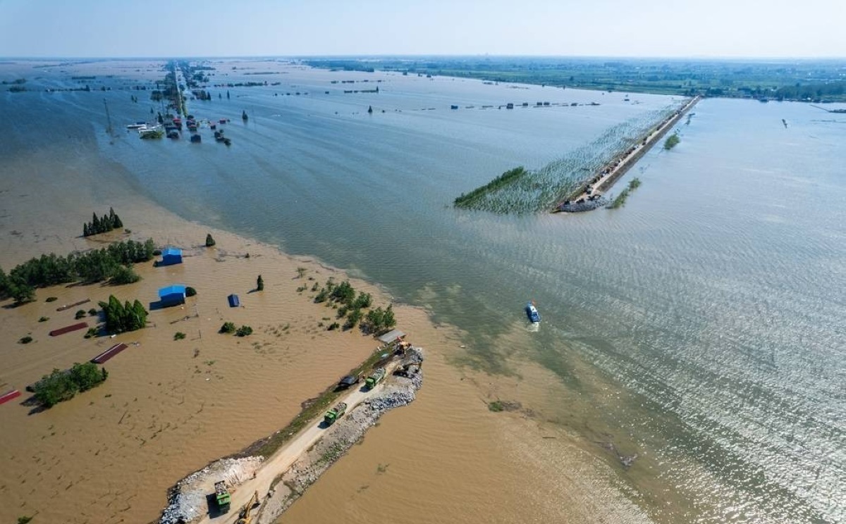 فیلم| منطقه‌ای در چین بر اثر شکستن سد زیر آب رفت
