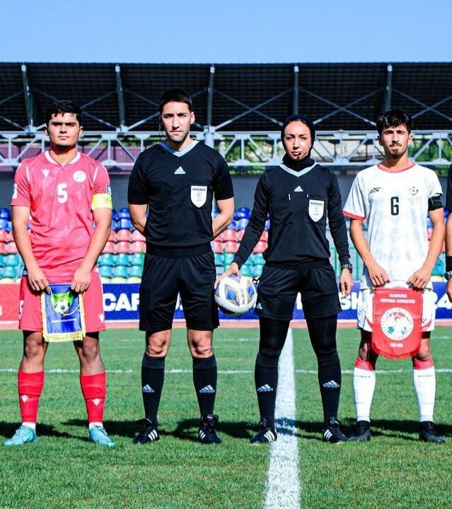 عکس| نخستین قضاوت مهسا قربانی در فوتبال مردان