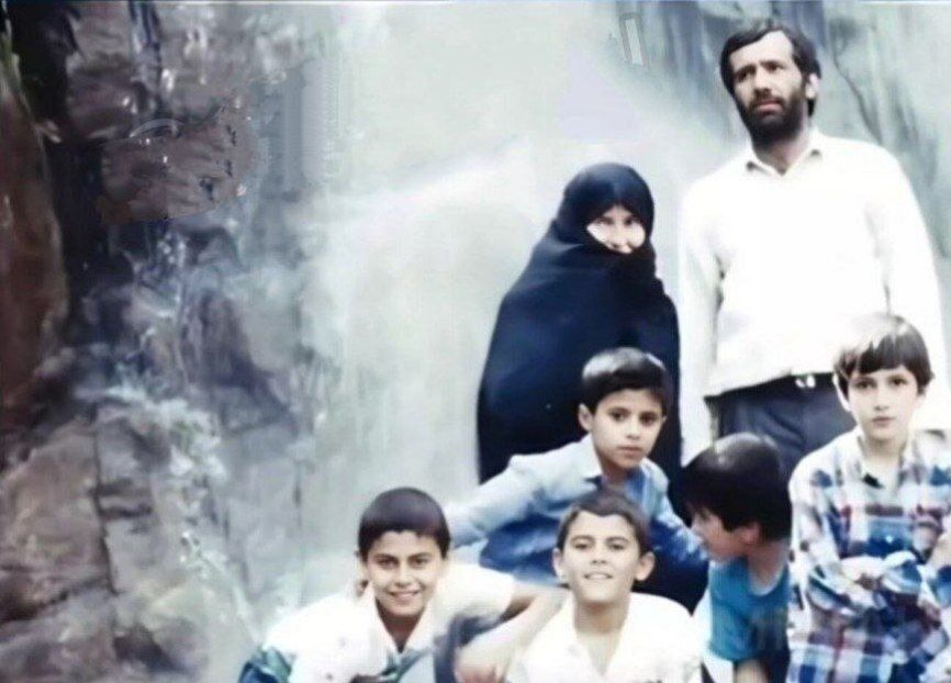 پزشکیان در کنار خانواده و همسر مرحومش + تصاویر