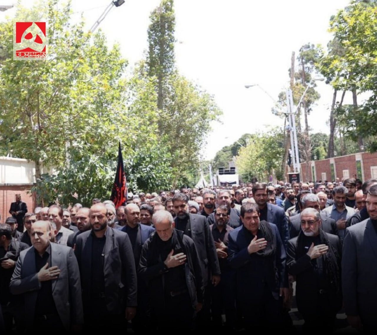 عکس| عزاداری پزشکیان و مخبر در پاستور