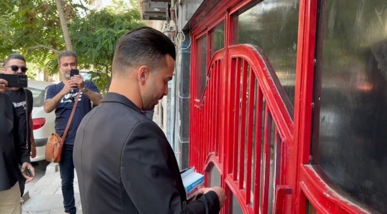 عکس| سروش با تیپ تمدید در باشگاه پرسپولیس عکس| سروش با تیپ تمدید در باشگاه پرسپولیس