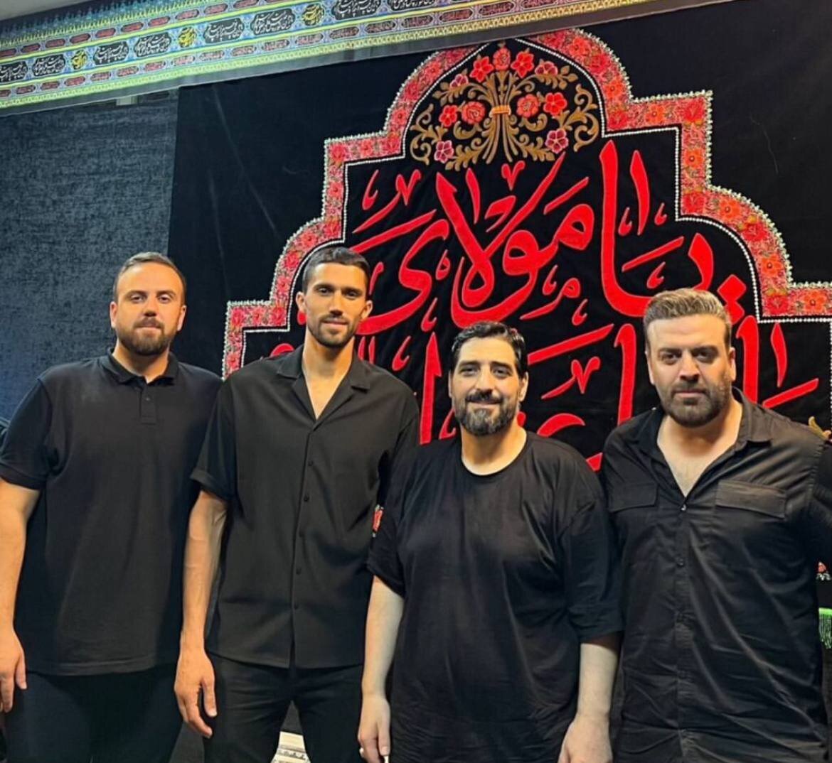 عکس| سیدحسین حسینی همراه با بهرنگ علوی در هیات مجید بنی فاطمه عکس| سیدحسین حسینی همراه با بهرنگ علوی در هیات مجید بنی فاطمه