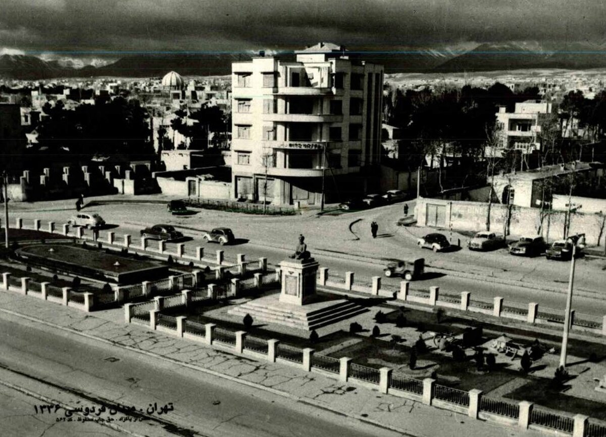 خیابان استانبول در تهران ۷۵ سال قبل این شکلی بود