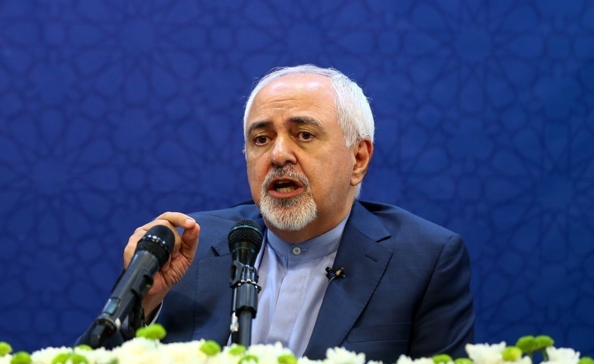 ظریف: ببینید امشب در مناظره، در بحث سیاست خارجی، چه دروغ‌هایی بار مردم خواهند کرد