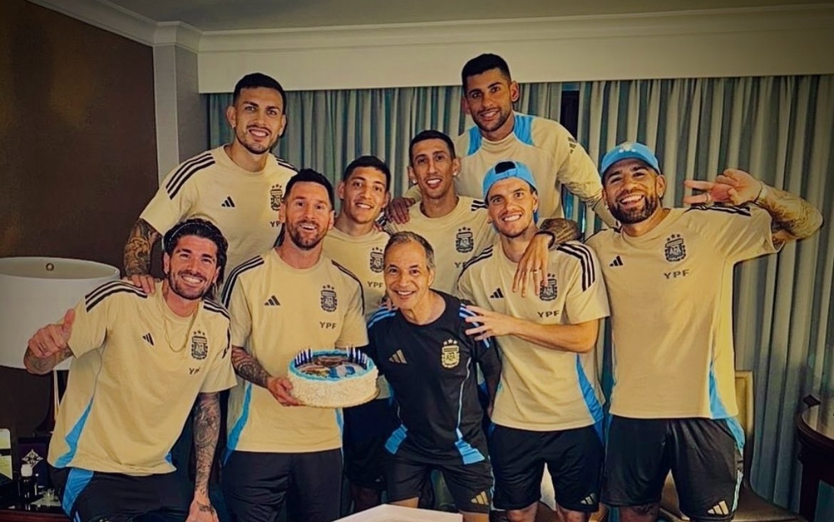عکس| جشن تولد لیونل مسی در تیم ملی آرژانتین