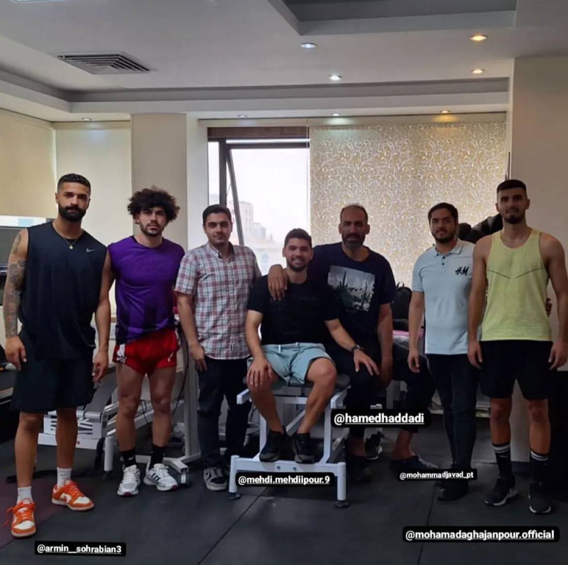 عکس| آسمان خراش ایرانی کنار ستارههای استقلال عکس| آسمان خراش ایرانی کنار ستارههای استقلال