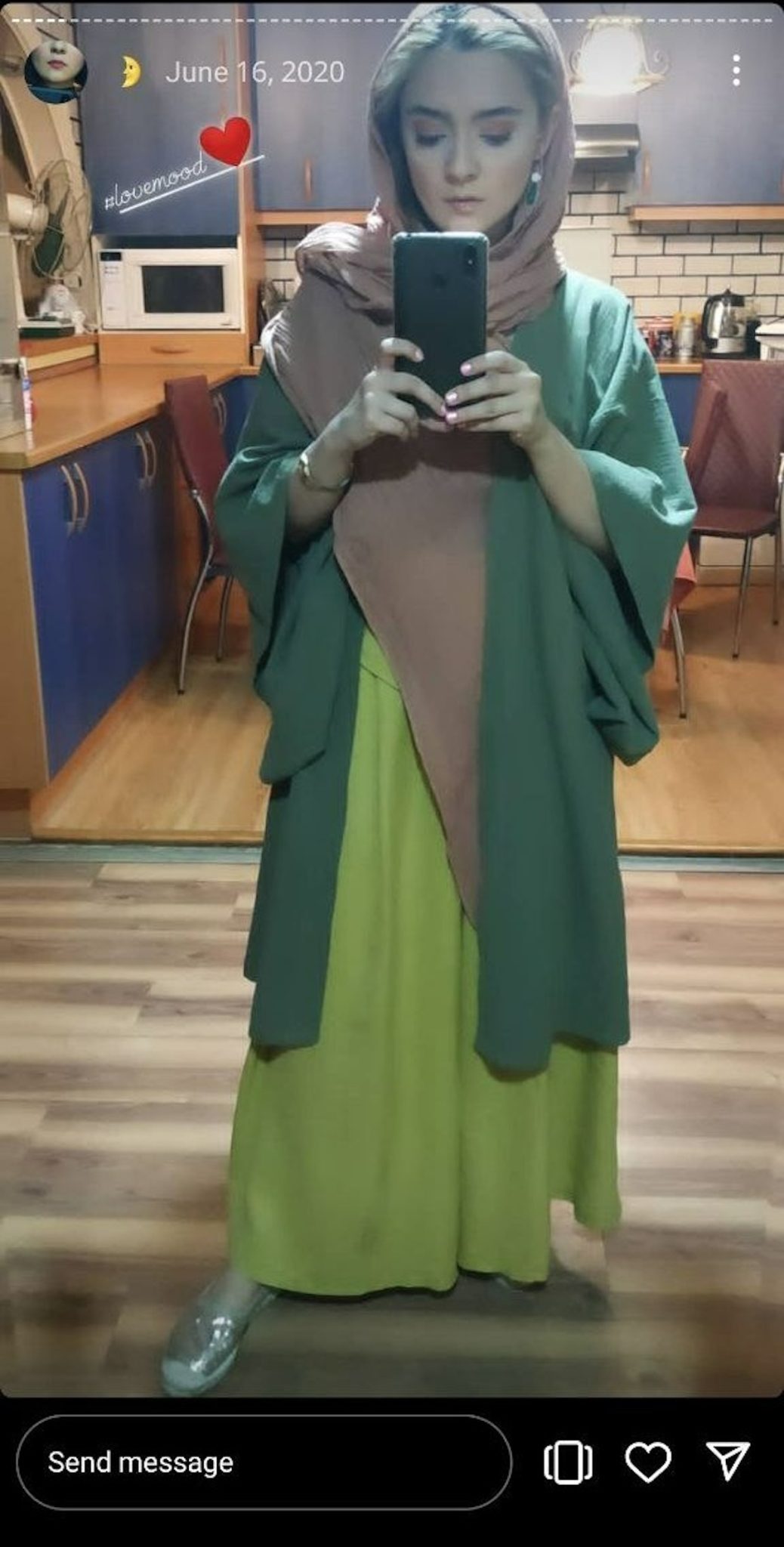 عکس| استایل متفاوت «سوگند» لحظه گرگ و میش خارج از سریال عکس| استایل متفاوت «سوگند» لحظه گرگ و میش خارج از سریال