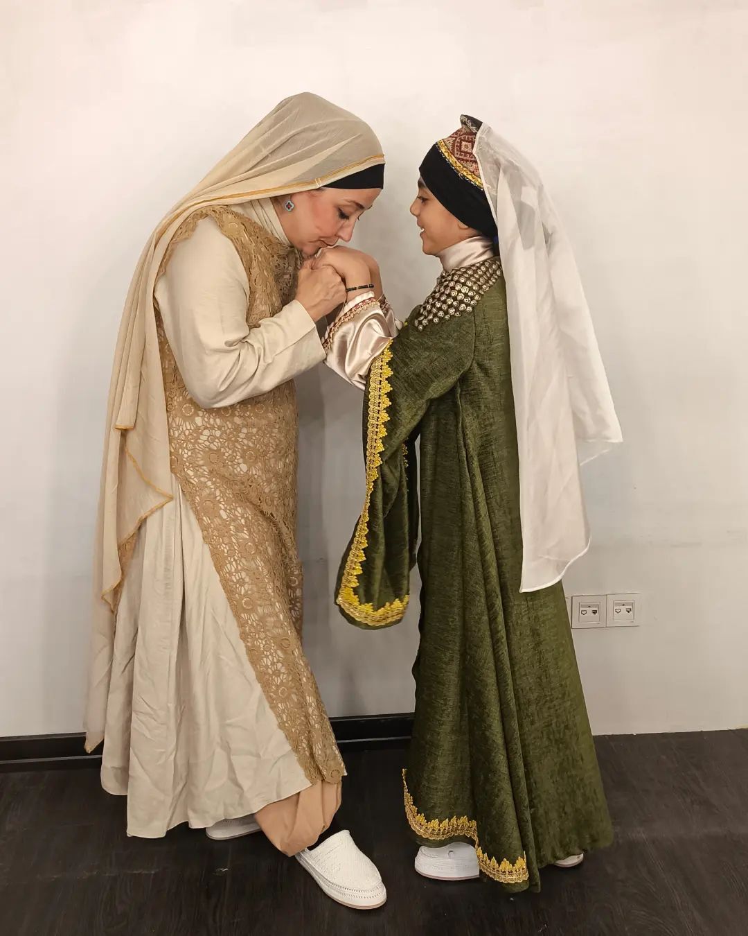 عکس| بازیگر زنِ سریال آوای باران در یک قاب خانوادگی