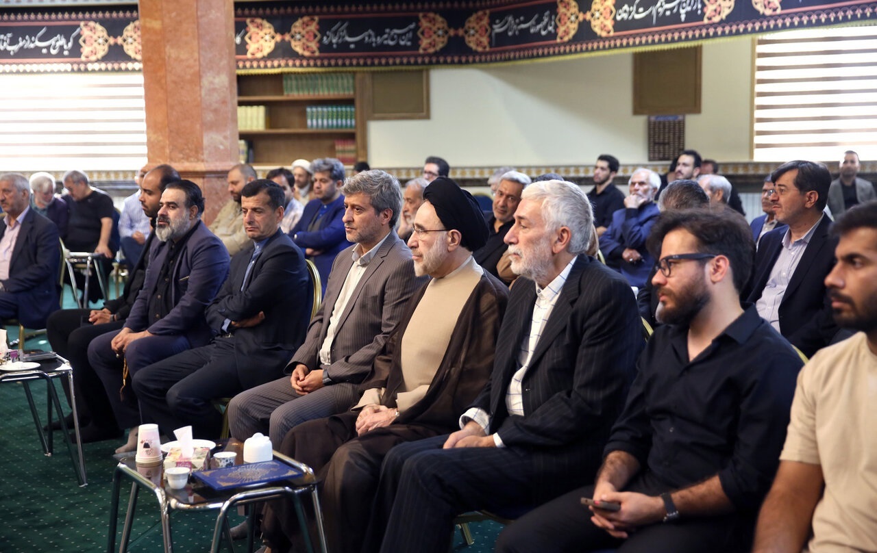 تصاویر جدید از سیدمحمد خاتمی یک روز قبل از انتخابات تصاویر جدید از سیدمحمد خاتمی یک روز قبل از انتخابات