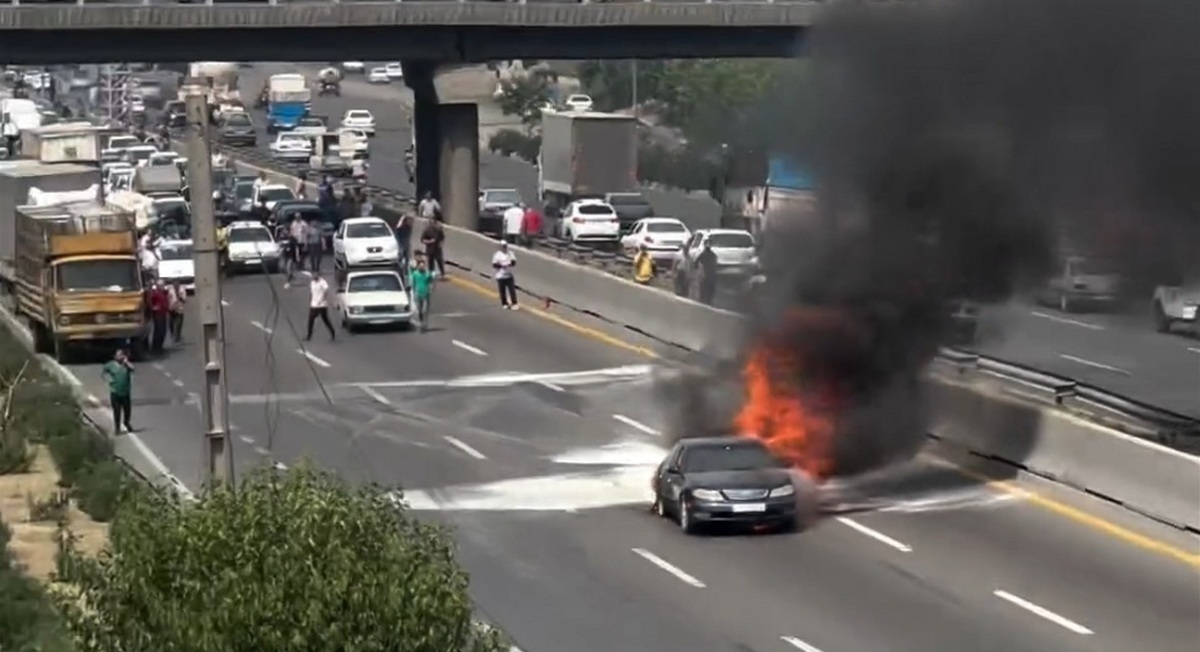 فیلم| آتش گرفتن ماکسیما در بزرگراه آزادگان تهران