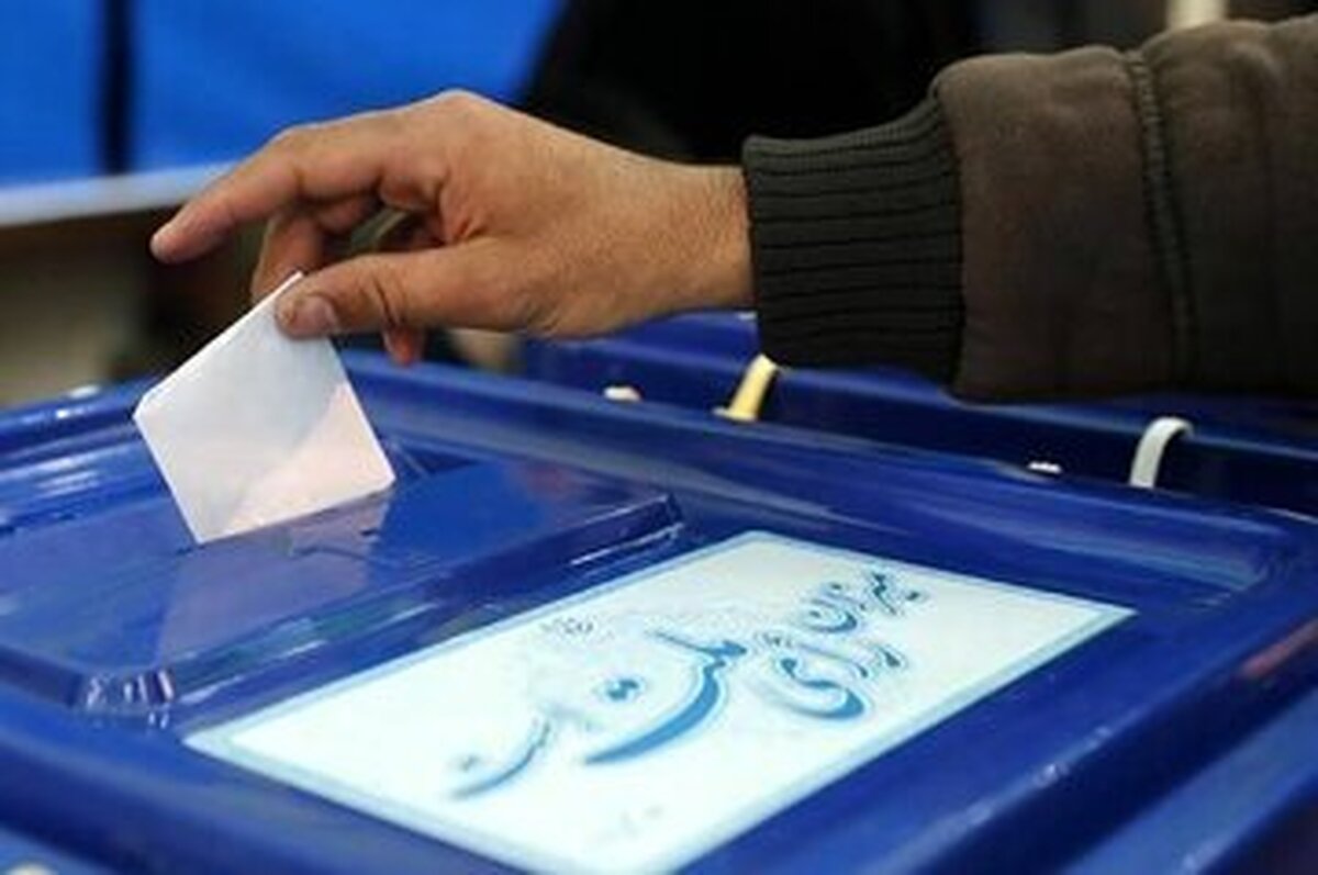 عکس| مهدی کروبی در حال رأی دادن به پزشکیان در انتخابات