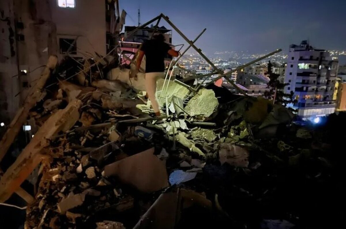 فیلم| شدت تخریب پس از حمله اسرائیل به جنوب لبنان با هدف ترور فواد شکر