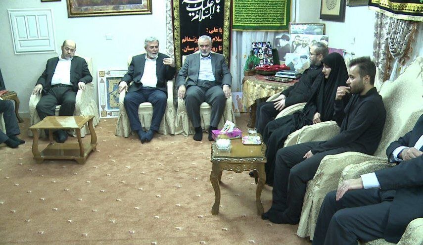 عکس| اسماعیل هنیه در منزل سردار سلیمانی