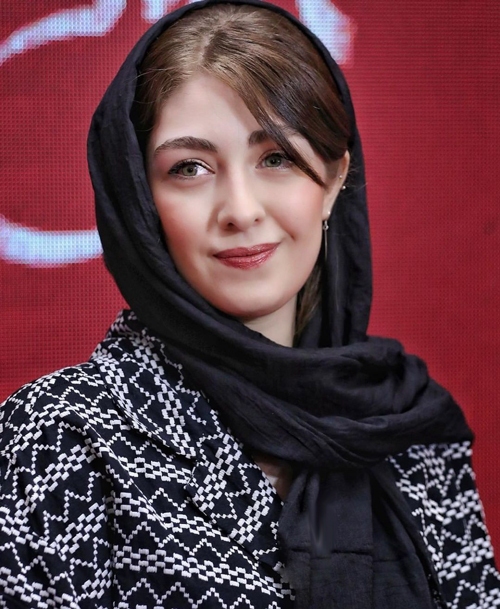 الیکا ناصری بازیگر سریال یاغی خوش تیپ و خوش پوش الیکا ناصری بازیگر سریال یاغی خوش تیپ و خوش پوش