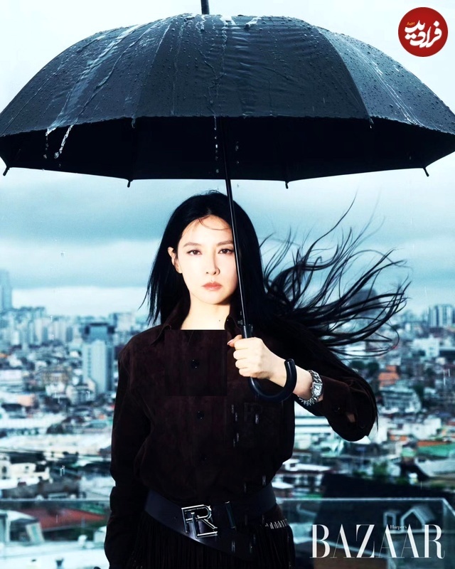 عکس| لی یونگ آئه؛ ژست «یانگوم» برای یک مجله مُد در ۵۳ سالگی