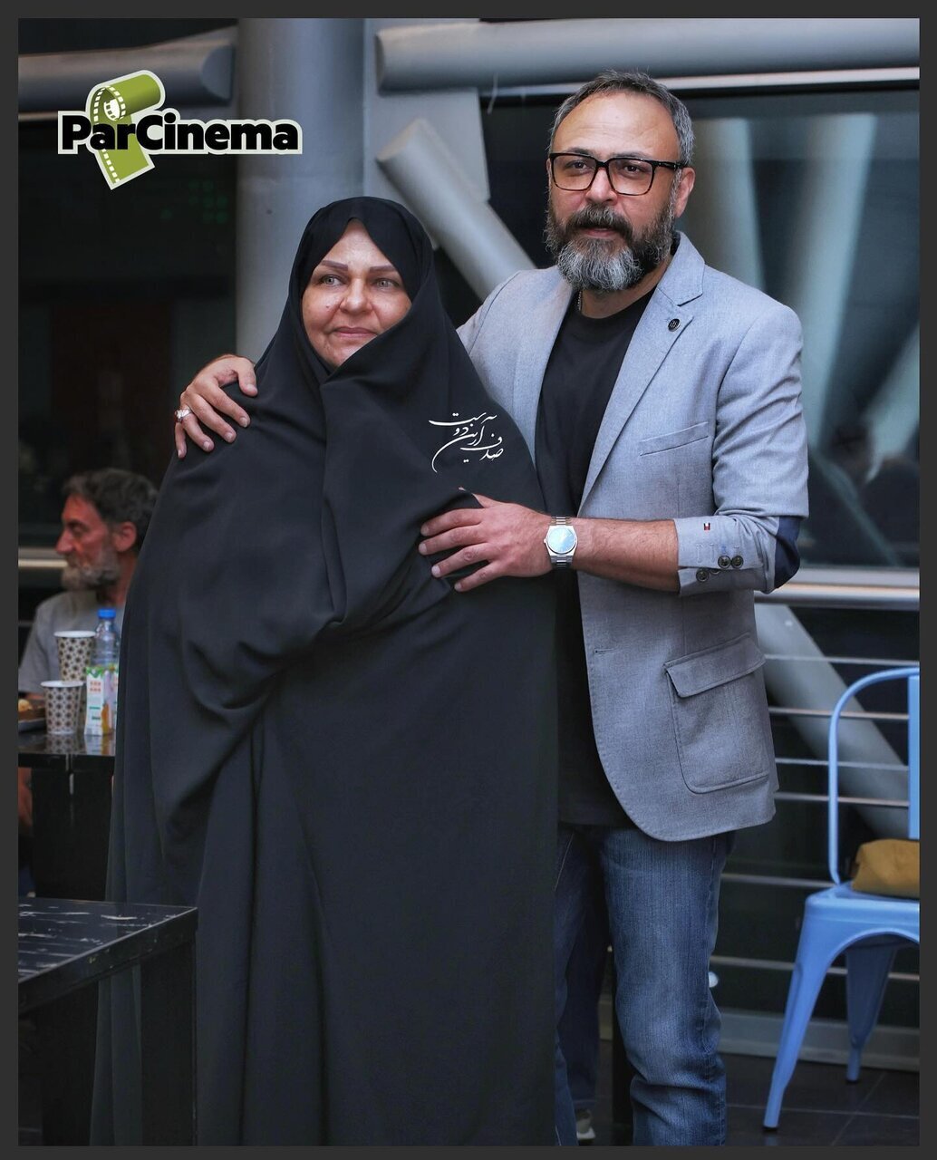 غکس| قاب دو نفره رضا پروانه سریال پوست شیر با مادرش